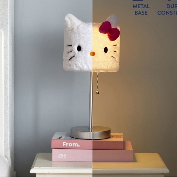 Hello Kitty Lamp - Picture 5 of 7